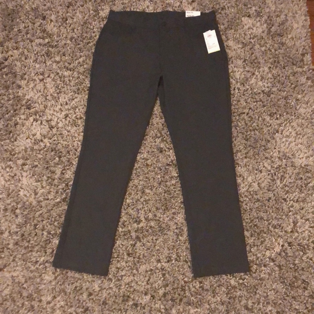 Old navy active wear grey slim fit golf pants, size 32x30, new, never worn